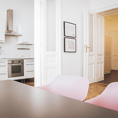 Heymi Apartments Kluckygasse Виена Екстериор снимка