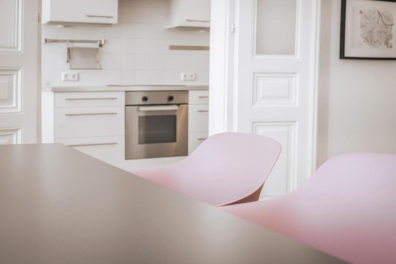 Heymi Apartments Kluckygasse Виена Екстериор снимка